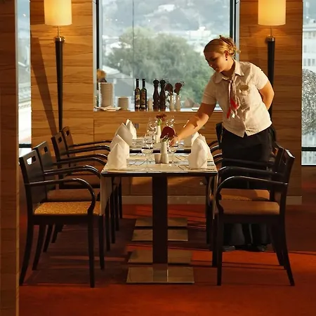 H+ Hotel 4*