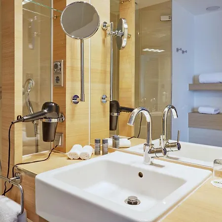 H+ Hotel