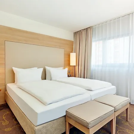 H+ Hotel 4*